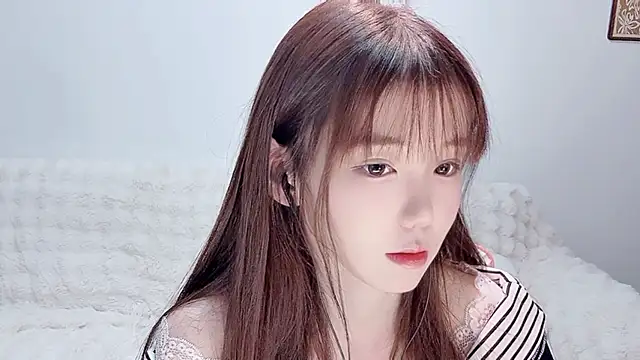 Xiao-runbao online show from 12-05-25, 01:21