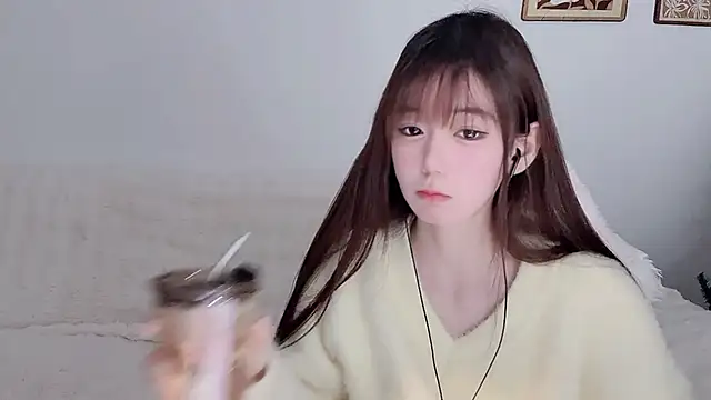 Xiao-runbao online show from 01-08-26, 02:34