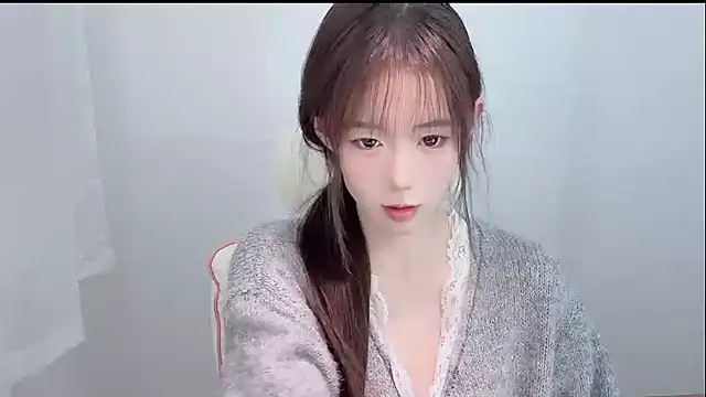 Xiao-runbao online show from 10-29-25, 02:27