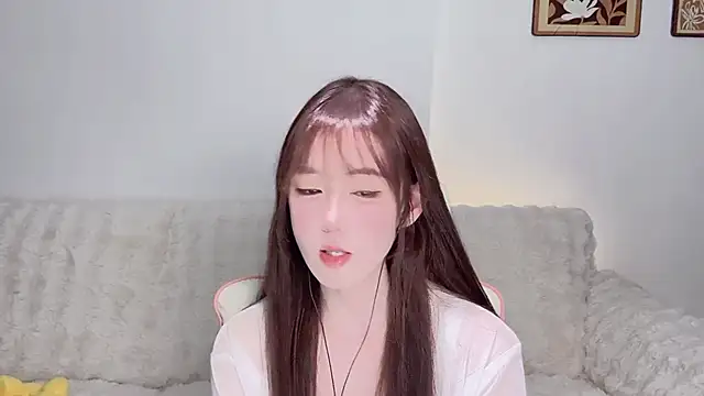 Xiao-runbao online show from 11-01-25, 02:11