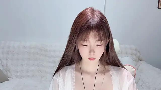 Xiao-runbao online show from 11-14-25, 01:37