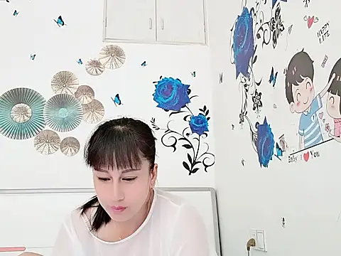 xiaohua2563 online show from 09-11-25, 07:19