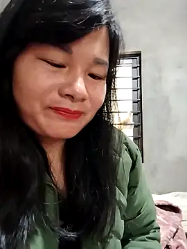 kute-00 online show from 11-28-25, 02:23