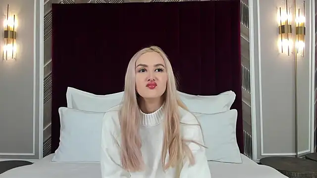 Snapshot of BarbieMilne chatting on 10-19-25, 03:15 BarbieMilne online show from 10-19-25, 03:15