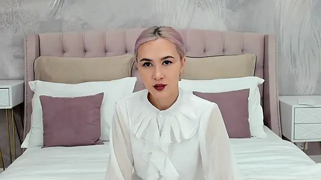 Snapshot of BarbieMilne chatting on 09-18-25, 03:04 BarbieMilne online show from 09-18-25, 03:04
