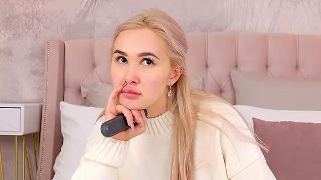 Snapshot of BarbieMilne chatting on 10-12-25, 03:46 BarbieMilne online show from 10-12-25, 03:46