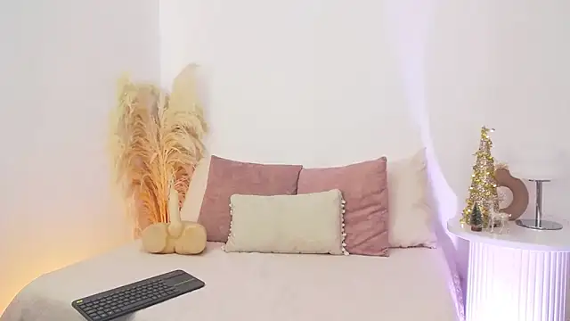 NicolleSteel online show from 12-03-25, 03:33