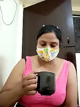 Snapshot of Shikha-mehra7 chatting on 10-01-25, 02:27 Shikha-mehra7 online show from 10-01-25, 02:27