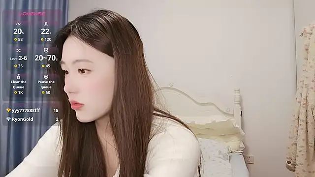 Luna 868 online show from 11-21-25, 03:00