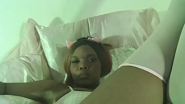 LunaNova999 online show from 09-25-25, 02:17