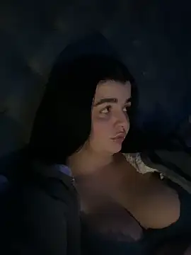 Snapshot of PrettyPaigeBabe chatting on 11-18-25, 07:00 PrettyPaigeBabe online show from 11-18-25, 07:00