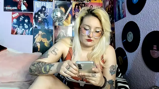 Avril Maria online show from 07-21-26, 09:16