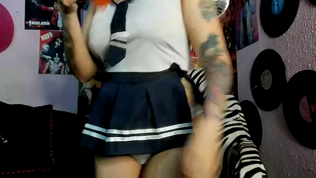 Snapshot of Avril_Maria chatting on 02-19-26, 07:11 Avril Maria online show from 02-19-26, 07:11