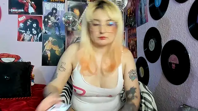 Avril Maria online show from 04-12-26, 09:18