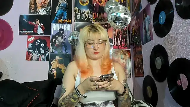 Avril Maria online show from 03-28-26, 05:14