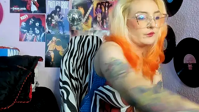 Snapshot of Avril_Maria chatting on 02-25-26, 06:30 Avril Maria online show from 02-25-26, 06:30