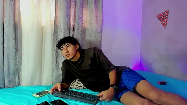 Laura and Kevin online show from 11-21-25, 01:43