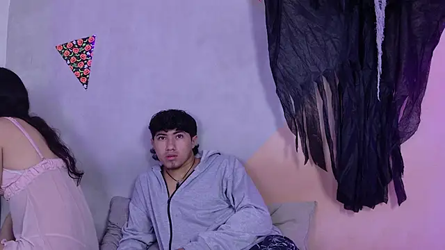 Laura and Kevin online show from 11-07-25, 01:37