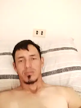 Snapshot of JuanD_vero chatting on 09-15-25, 06:30 JuanD vero online show from 09-15-25, 06:30