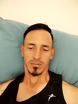 Snapshot of JuanD_vero chatting on 09-24-25, 06:03 JuanD vero online show from 09-24-25, 06:03