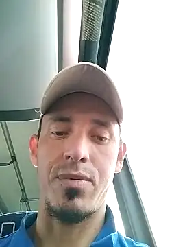 Snapshot of JuanD_vero chatting on 10-13-25, 03:13 JuanD vero online show from 10-13-25, 03:13
