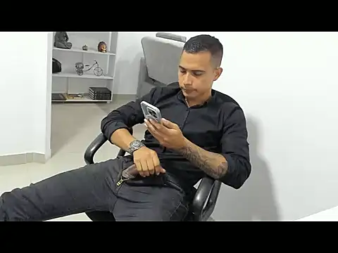 AndrewGmz online show from 11-13-25, 02:26