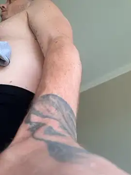 Snapshot of macmaddy8989 chatting on 12-14-25, 03:06 macmaddy8989 online show from 12-14-25, 03:06