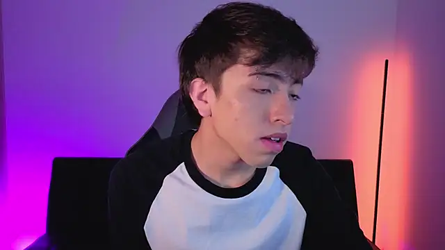 onlinenico online show from 11-26-25, 08:09