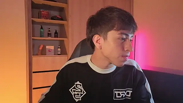 onlinenico online show from 11-11-25, 11:09