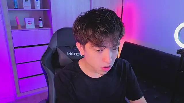 onlinenico online show from 10-20-25, 08:09