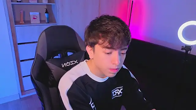 onlinenico online show from 10-17-25, 07:59