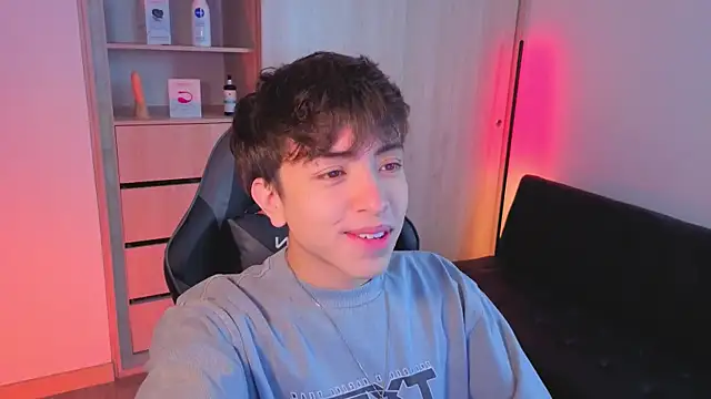 onlinenico online show from 10-18-25, 08:11