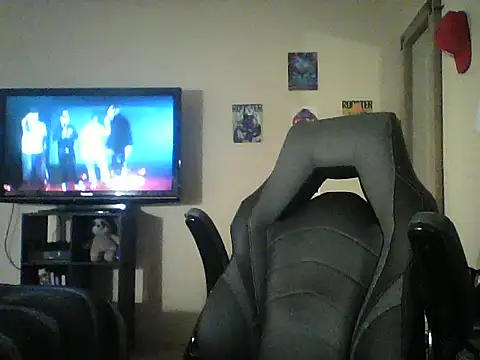 Snapshot of latinosatiro94 chatting on 12-18-25, 06:51 latinosatiro94 online show from 12-18-25, 06:51