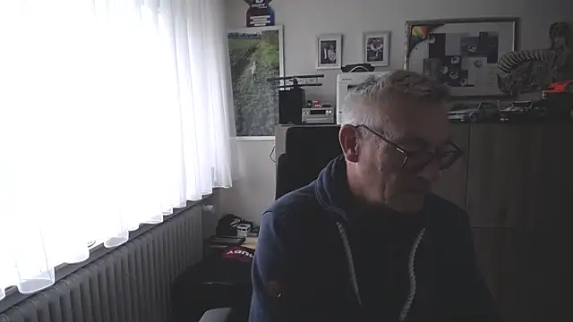 Snapshot of randyandy67 chatting on 06-03-26, 11:00 randyandy67 online show from 06-03-26, 11:00