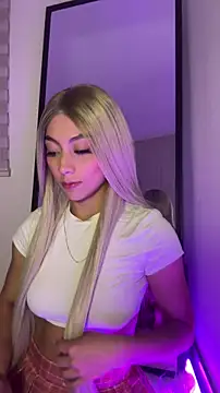 Snapshot of Tessa__Winslow chatting on 03-21-26, 03:41 Tessa Winslow online show from 03-21-26, 03:41