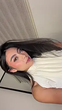 Snapshot of Tessa__Winslow chatting on 03-28-26, 06:03 Tessa Winslow online show from 03-28-26, 06:03