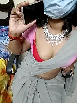 Snapshot of tamilmaha12 chatting on 10-16-25, 09:06 tamilmaha12 online show from 10-16-25, 09:06