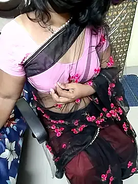 Snapshot of tamilmaha12 chatting on 09-24-25, 05:30 tamilmaha12 online show from 09-24-25, 05:30