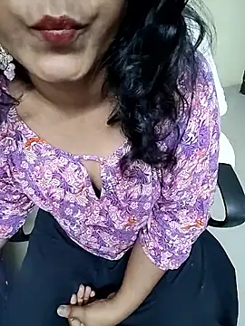 Snapshot of tamilmaha12 chatting on 09-19-25, 04:00 tamilmaha12 online show from 09-19-25, 04:00