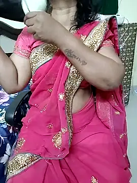 Snapshot of tamilmaha12 chatting on 09-21-25, 10:53 tamilmaha12 online show from 09-21-25, 10:53