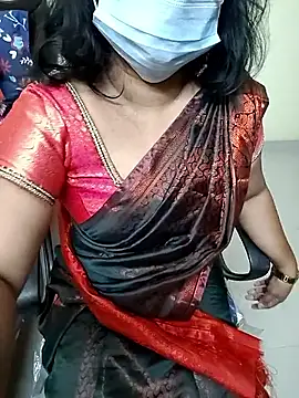 Snapshot of tamilmaha12 chatting on 09-28-25, 08:05 tamilmaha12 online show from 09-28-25, 08:05