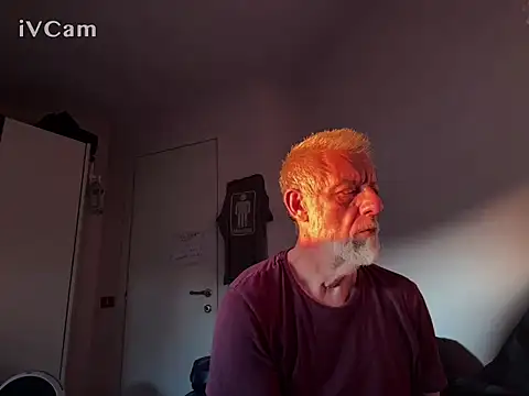Snapshot of Pigna16PSRN chatting on 06-19-26, 06:36 Pigna16PSRN online show from 06-19-26, 06:36