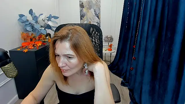 NikaStraitlive online show from 10-21-25, 08:52