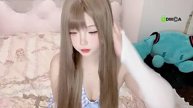 liuruyuan888 online show from 11-08-25, 12:20