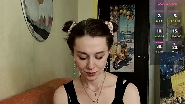 Snapshot of SkyHelen chatting on 06-08-26, 10:27 SkyHelen online show from 06-08-26, 10:27