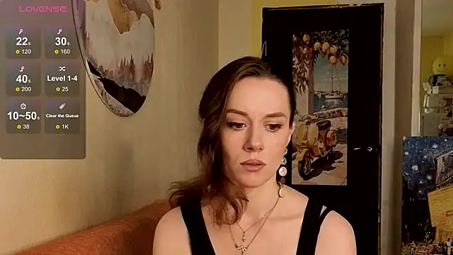 Snapshot of SkyHelen chatting on 06-10-26, 09:32 SkyHelen online show from 06-10-26, 09:32