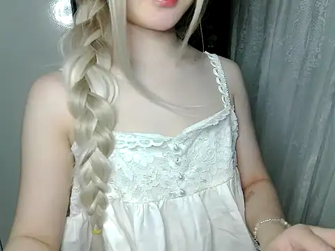 Annabelle-e online show from 04-05-26, 06:03