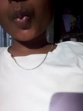 Snapshot of CUTE-009 chatting on 09-08-25, 06:18 CUTE-009 online show from 09-08-25, 06:18