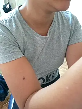 euahotmarii20 online show from 09-29-25, 04:34