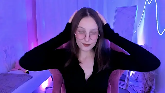 Snapshot of JenniferKiim chatting on 11-29-25, 11:32 JenniferKiim online show from 11-29-25, 11:32